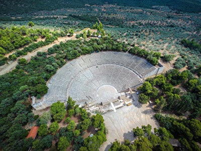 ANTIKES THEATER VON EPIDAURUS