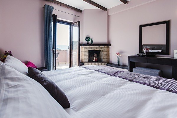 POOL LEVEL DOUBLE ROOM